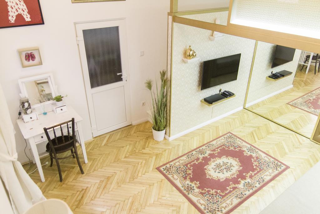 Ava'S Champagne Studio City Center-Andrash Street King Street بودابست المظهر الخارجي الصورة