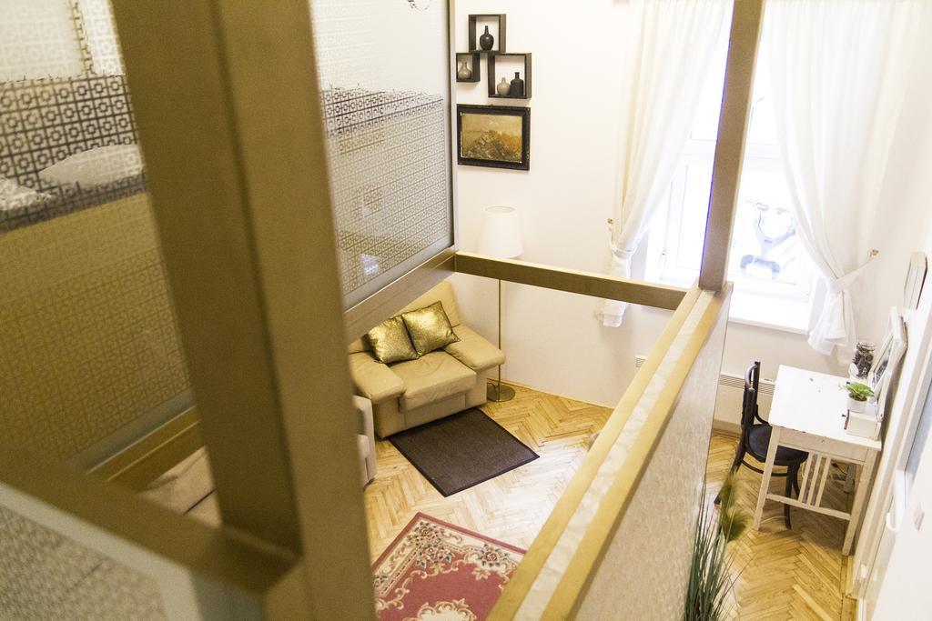 Ava'S Champagne Studio City Center-Andrash Street King Street بودابست المظهر الخارجي الصورة