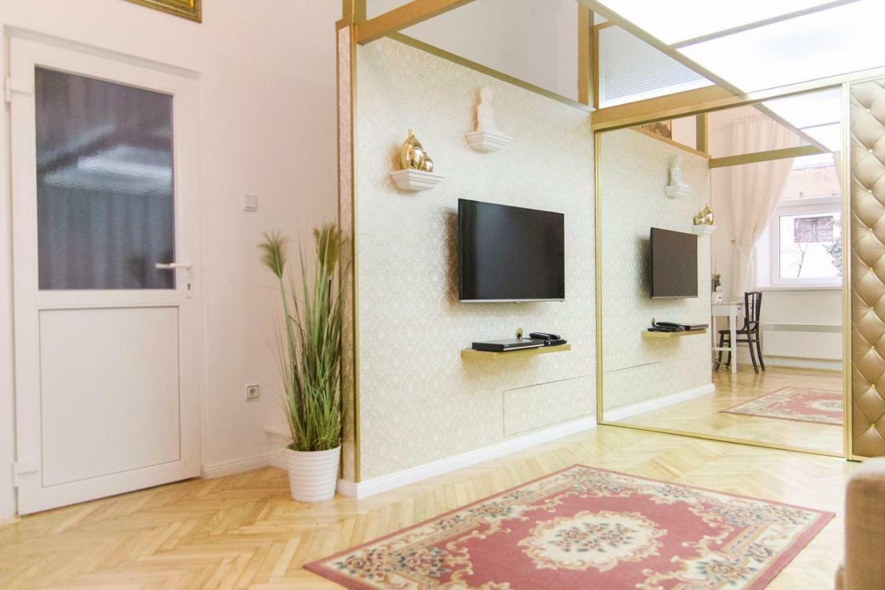 Ava'S Champagne Studio City Center-Andrash Street King Street بودابست المظهر الخارجي الصورة